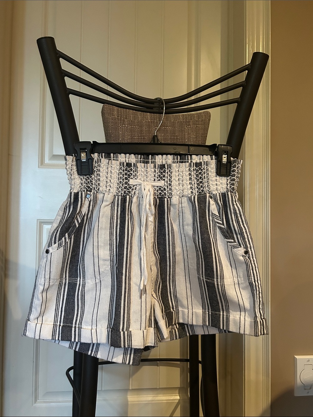 Striped Smocked Waist Women's Shorts - White & Black